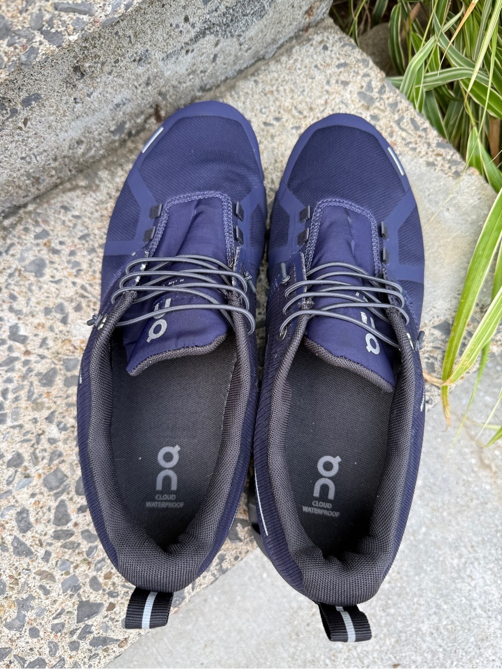 On Cloud 5 Waterproof sneakers running shoes Men’s 10.5 - Picture 4 of 10